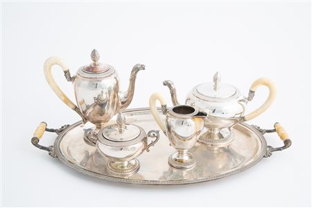 Silver tea and coffee set, gr. 3280 ca. 