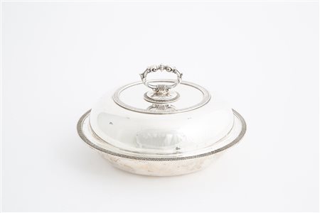 Silver lunchbox with lid, gr. 1050. 20th century