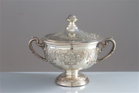800 silver bowl and lid, gr. 935 ca. 20th century