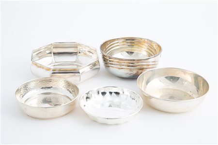 Five silver bowls, gr. 720 ca.