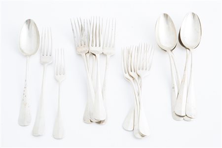 Seventeen pieces of silver cutlery, gr. 935 ca.