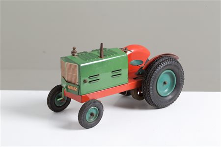 Tractor in painted metal sheet GISEA MILANO 