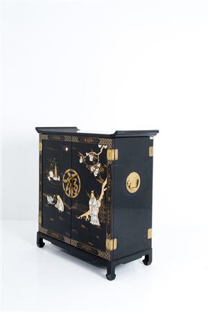 Wooden bar with extendible countertop. Late 19thc