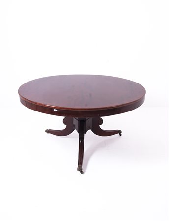 Wooden round table. England. Early 19th century