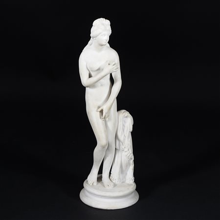 Scultura in biscuit raffigurante una Venus Pudica. XIX secolo, h. cm. 19,5