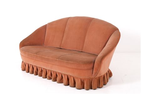GIO PONTI (Attr). Velvet sofa in wood. 1950s