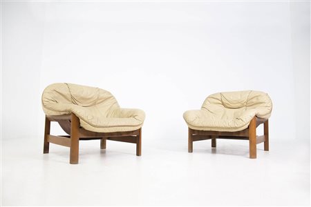 Pair of Armchairs in wood and beige leather