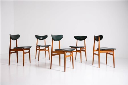 Five nordic chairs in green leather and wood