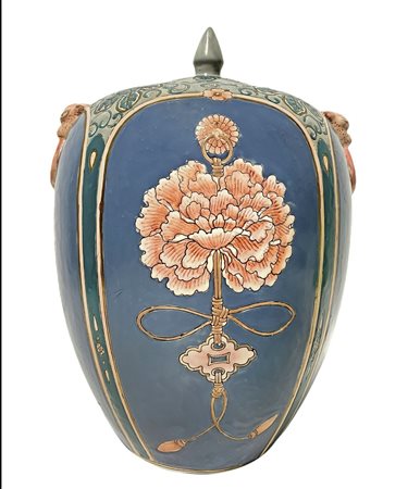 Vaso poutiche cinese fondo azzurro con decori floreali rosa.