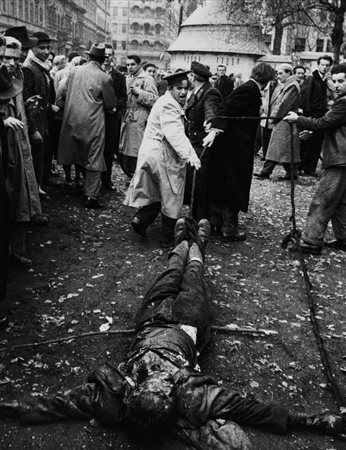 Mario De Biasi (1923-2013)  - Budapest, 1956