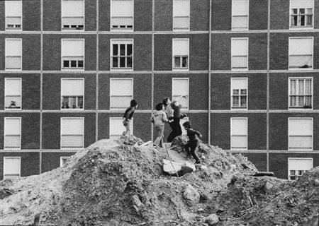 Gabriele Basilico (1944-2013)  - Milano, years 1970