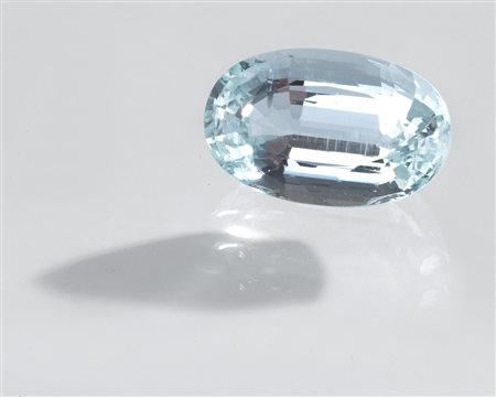 ACQUAMARINA CT 14,54 di forma ovale, taglio composito, mm 20,48x12,70x9,27