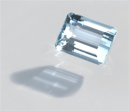 ACQUAMARINA CT 10,40 di forma rettangolare ad angoli tronchi, taglio a...