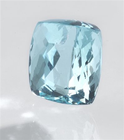 ACQUAMARINA CT 14,54 di forma rettangolare a lati curvi, mm 13,91x12,32x9,47