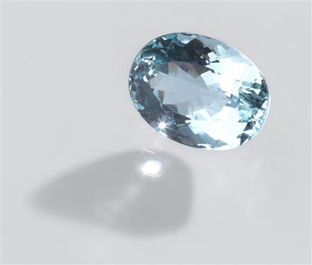 ACQUAMARINA CT 10,28 di forma ovale, taglio composito, mm 16,18x12,07x8,87