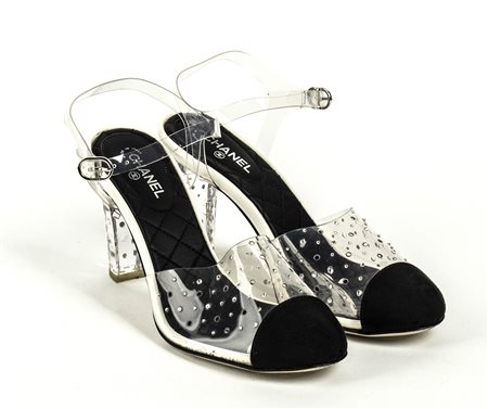 CHANEL
SCARPA CON TACCO
2013 ca