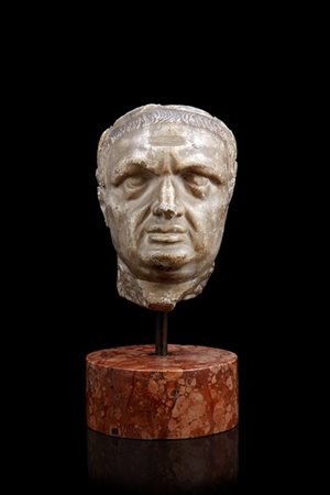 Scultura in marmo raffigurante testa di imperatore (h. cm 16) Seconda metà del