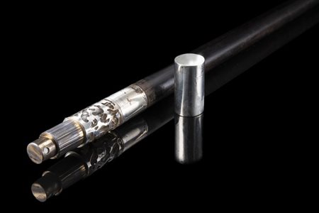 Bastone da signora in ebano con pomolo in argento traforato svitabile e celante