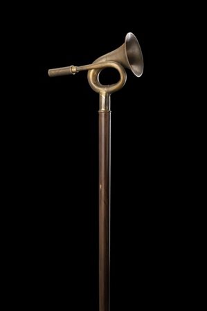 Bastone da passeggio in legno con presa in ottone a tromba per caccia alla volp