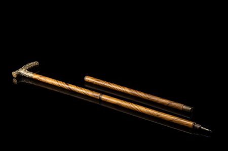 Bastone da scrittore in legno con impugnatura a stampella in metallo dorato dec