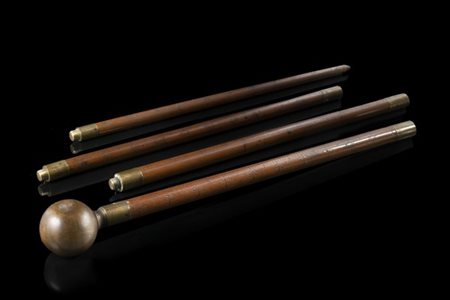 Bastone da geometra in malacca con pomolo in ottone di forma sferica svitabile