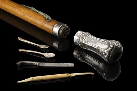 Bastone da picnic in malacca con pomolo in argento cesellato svitabile celante