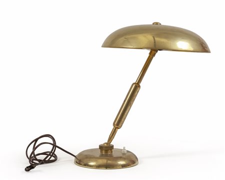 UNA LAMPADA DA TAVOLO, anni "50. <br>Ottone. 