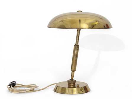 UNA LAMPADA DA TAVOLO, anni '50. <br>Ottone. 