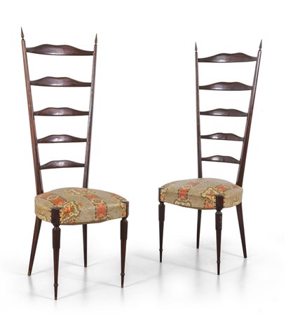 DUE SEDIE CHIAVARINE, anni '50.<br>Legno di 