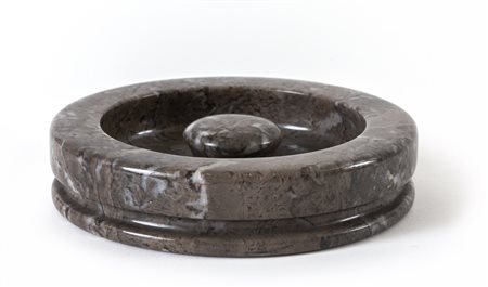  ANGELO MANGIAROTTI <br>Un posacenere mod. "8532" 