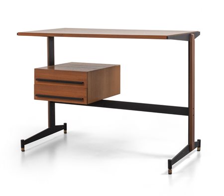 UNA SCRIVANIA, anni '60. <br>Acciaio verniciato, 