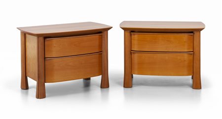 DUE COMODINI, anni '60. <br>Legno di ciliegio, 