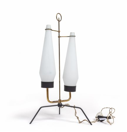  UNA LAMPADA DA TAVOLO, anni "60. <br>Acciaio 