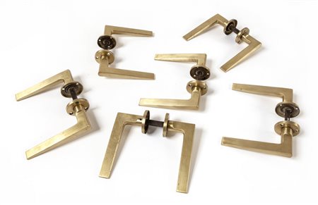  SEI COPPIE DI MANIGLIE, anni "60. <br>Ottone 