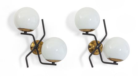 DUE LAMPADE DA PARETE, anni '60. <br>Ottone 