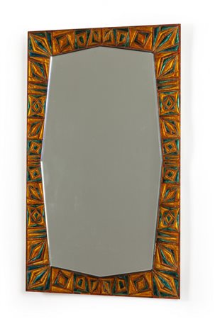 UNO SPECCHIO DA PARETE, anni '60. <br>Cristallo 