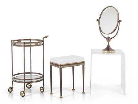  UN CARRELLO, UNO SGABELLO, UNO SPECCHIO DA 