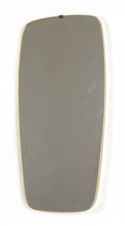 UNO SPECCHIO DA PARETE, anni "60. <br>Alluminio 