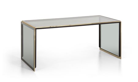  UN TAVOLINO, anni "70. <br>Ottone, cristallo 