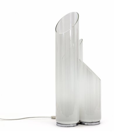 UNA LAMPADA DA TAVOLO, anni "70. <br>Ottone 