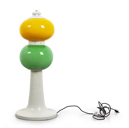  UNA LAMPADA DA TERRA, anni "70. <br>Alluminio 