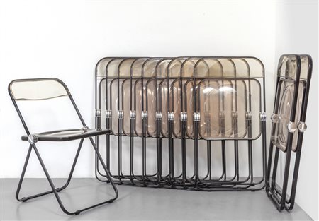 GIANCARLO PIRETTI<br>Dodici sedie pieghevoli 