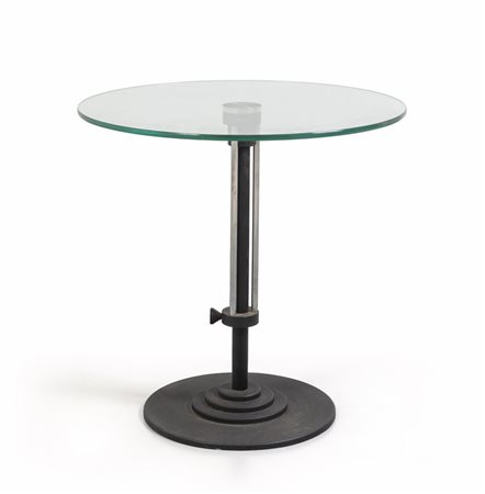 UN TAVOLINO AD ALTEZZA REGOLABILE, anni "80. 