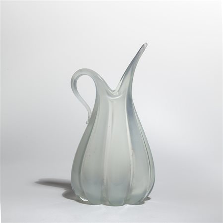 ARCHIMEDE SEGUSO<br>Un vaso a brocca in vetro 
