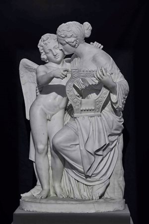 Eros e la Musa Erato. Marmo bianco. Arte neoclassica del XIX secolo Il...
