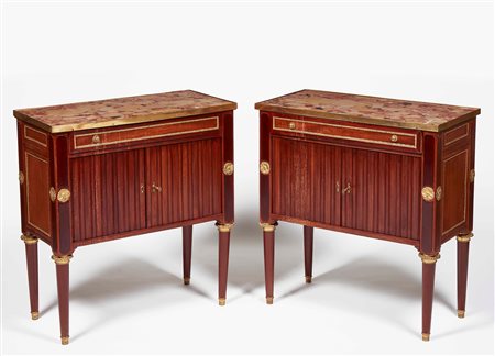 Coppia di mobiletti da centro in legno e finiture in bronzo e metallo dorato....