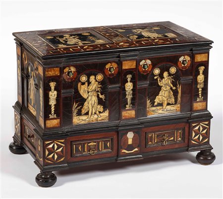 Cassetta monetiere. Varie essenze lignee, madreperla, osso. Ebanisteria...