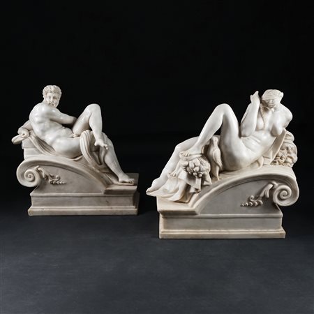 Coppia di sculture in marmo bianco raffiguranti Il Giorno e La Notte, dalle...