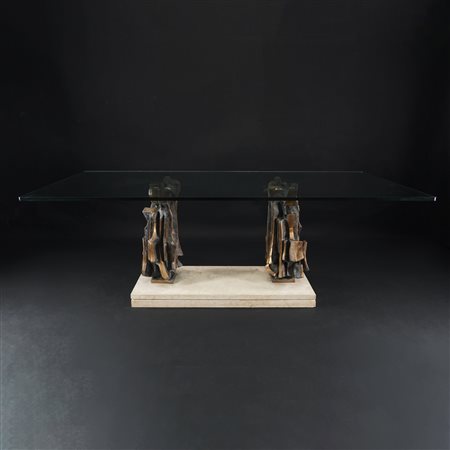 Tavolo con piano rettangolare in cristallo poggiante su due montanti in...