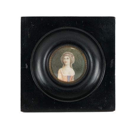 Tre miniature su avorio a sesto ovale e circolare raffiguranti...